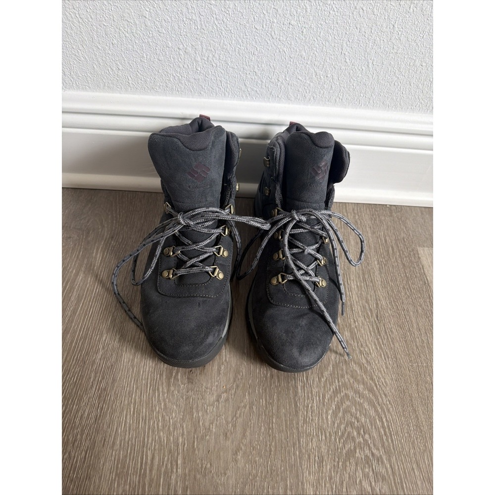 Columbia Newton Ridge Women's Size 8 Hiking Boots